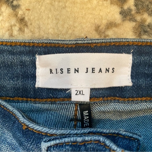 Risen Jeans Women’s Distressed Button Fly Raw Hem Bootcut Flare Jeans Size 2XL - Picture 4 of 9